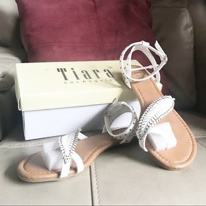 Tiara Feather Sandals Sz 6 NIB